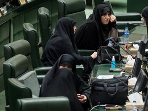 Perlindungan Perempuan di Iran Terganjal Kaum Konservatif Perlindungan Perempuan di Iran Terganjal Kaum Konservatif
