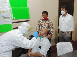 Gelar Tes Swab Massal, Wali Kota Klaim Banda Aceh Siap Terapkan New Normal