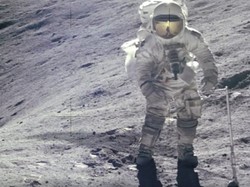 Pendaratan Astronaut NASA di Bulan Diragukan Eks Bos Antariksa Rusia