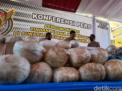 Penampakan 402 Kg Sabu Hasil Penggerebekan Rumah di Sukabumi