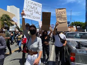 Foto: Aksi Selebriti Turun ke Jalan Protes Kematian George Floyd