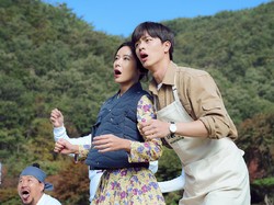 Mengintip Momen Menggemaskan Yook Sung Jae di Mystic Pop-up Bar