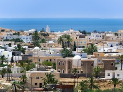 Tunisia Buka Area Publik, Warga Bisa Ngopi-Ngopi Lagi