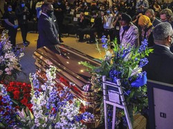 Di Samping Pusara Ibunda, George Beristirahat