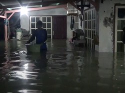 Banjir Rob Rendam Ratusan Rumah dan Tambak Warga di Subang