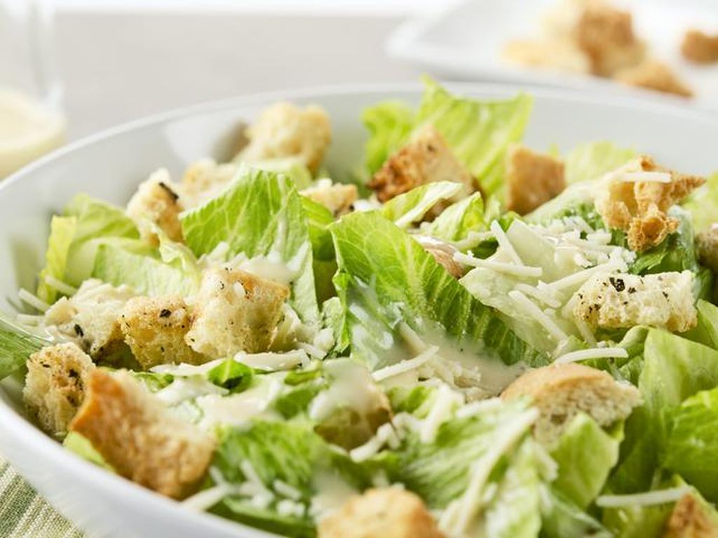 5 Fakta Caesar Salad, Racikan Salad Imigran yang Populer di Dunia 5 Fakta Caesar Salad, Racikan Salad Imigran yang Populer di Dunia