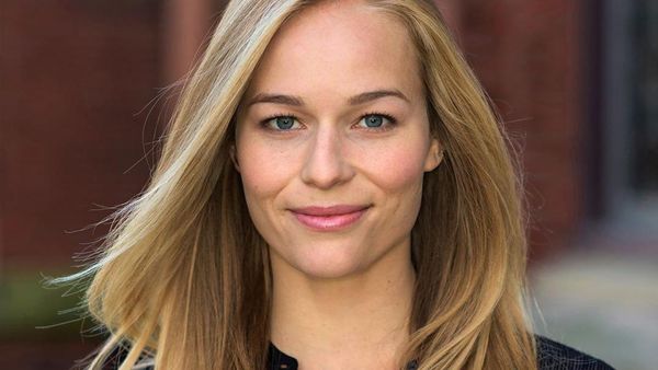 Mengenal Model Bergelar PhD yang Teorinya Mengubah Pengobatan Modern