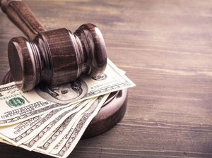 Keluar Makan Mie Saat Masa Karantina, Pria Ini Didenda Rp 16 Juta Keluar Makan Mie Saat Masa Karantina, Pria Ini Didenda Rp 16 Juta