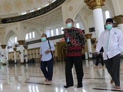 Merasa Difitnah Pakai Sepatu di Masjid, Gubernur Kalbar Bicara Minta Proyek