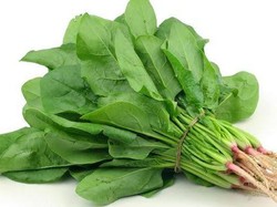 Netizen Sindir Ibu-ibu Tajir yang Tawar Harga Bayam di Pasar