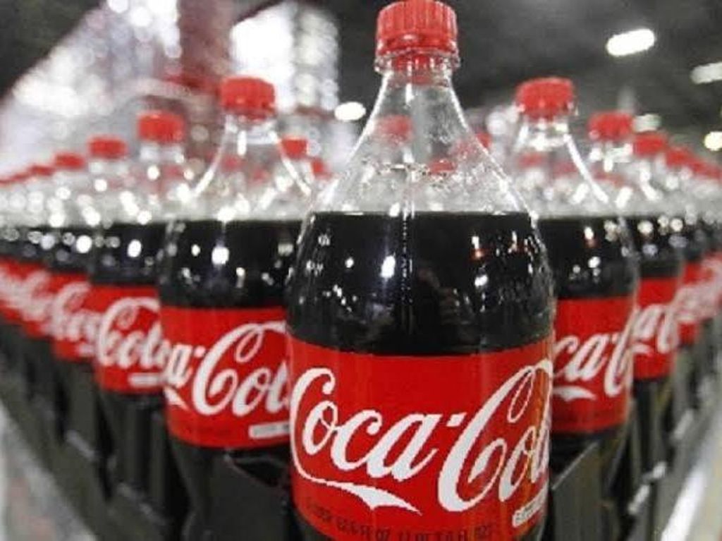 Viral! Ibu Kost Kena Prank Kuah Pempek dalam Botol Soda