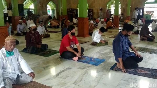 Masjid Agung Kauman Magelang Anjurkan Jemaah Wajib Bermasker