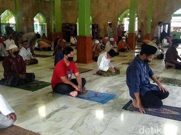 Masjid Agung Kauman Magelang Anjurkan Jemaah Wajib Bermasker