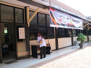 18 Peserta Pelantikan di BKD Jatim Dirapid Test, Hasilnya Semua Nonreaktif 18 Peserta Pelantikan di BKD Jatim Dirapid Test, Hasilnya Semua Nonreaktif