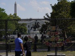 Pagar Tinggi di Gedung Putih Kini Bikin Aksi Pendukung George Floyd Terbatasi