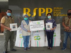 Bantu Atasi COVID-19, Pegadaian Berikan 500 Surgical Gown ke RSPP