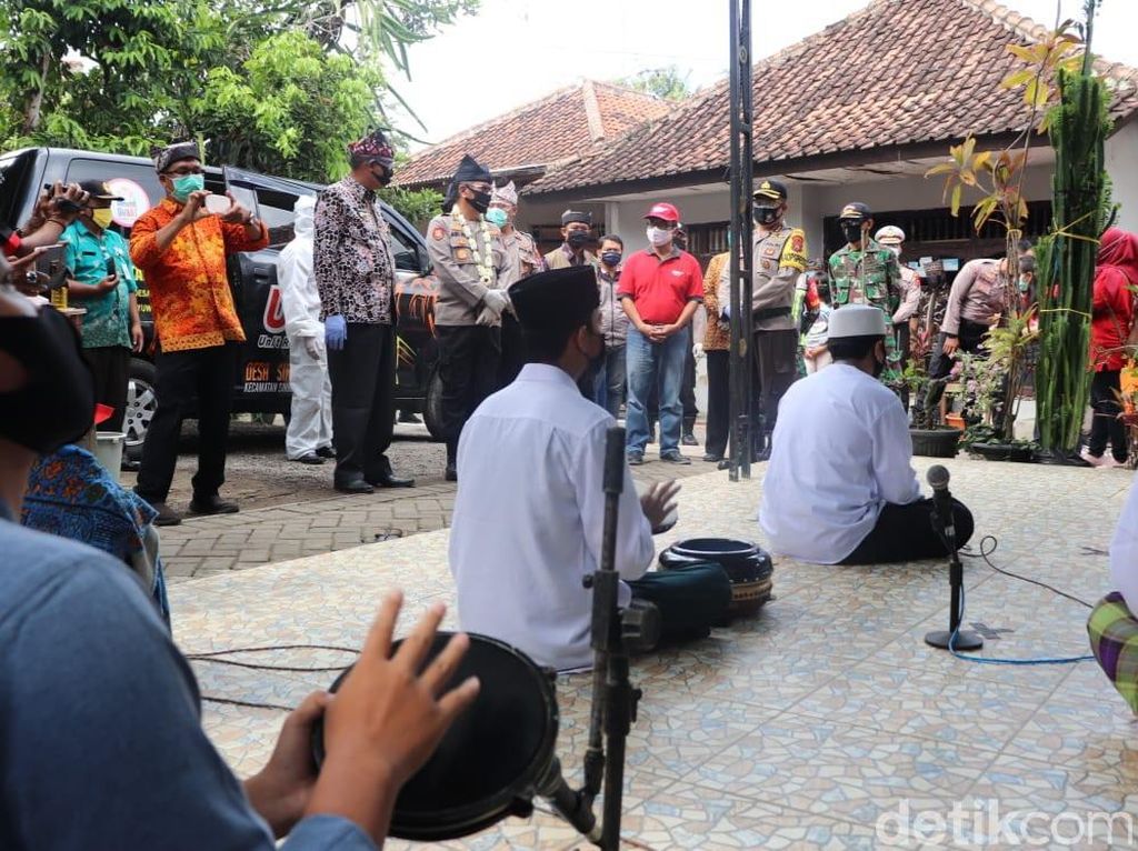 Pemkab Banyuwangi Apresiasi Polisi Libatkan Akademisi di Kampung Tangguh Pemkab Banyuwangi Apresiasi Polisi Libatkan Akademisi di Kampung Tangguh