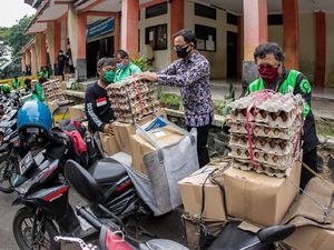 Wali Kota Bogor Cek Distribusi Bansos dari Pemprov Jabar