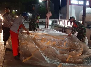 Begini Penampakan Balon Udara 6 Meter yang Jatuh di SPBU Sragen Begini Penampakan Balon Udara 6 Meter yang Jatuh di SPBU Sragen