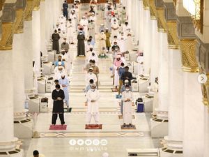 Video Suasana Salat Jumat Perdana di Masjid Nabawi