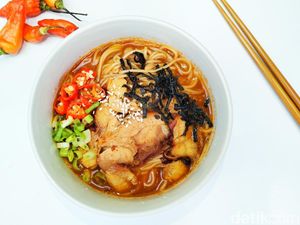 Ramen Ya! : Sluurp! Nikmatnya Ramen Ala Restoran yang Diracik Sendiri Ramen Ya! : Sluurp! Nikmatnya Ramen Ala Restoran yang Diracik Sendiri
