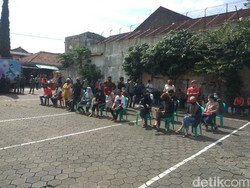 Ada Warga Positif Corona, 150 Orang se-RT di Cimahi Jalani Swab Test