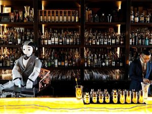 Terapkan Social Distancing Bartender di Bar Ini Digantikan Robot Terapkan Social Distancing Bartender di Bar Ini Digantikan Robot