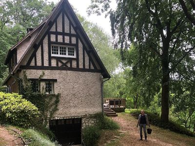 Potret Rumah Desa Anggun C Sasmi di Prancis, Asri di Tengah Hutan Pribadi