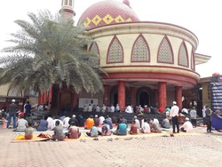 Ada Anak-anak Ikut Salat Jumat di Masjid, Satpol PP Depok: Sudah Diingatkan
