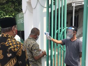 Salat Jumat Pertama Masa PSBB Transisi, DMI DKI: Sesuai Protokol Kesehatan