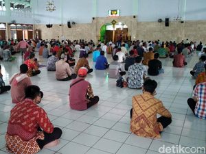 Bahagia dan Haru Jemaah Bisa Jumatan Lagi