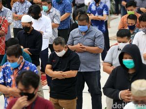 Masjid Al Muhajirin Bekasi Kembali Dibuka untuk Salat Jumat Masjid Al Muhajirin Bekasi Kembali Dibuka untuk Salat Jumat