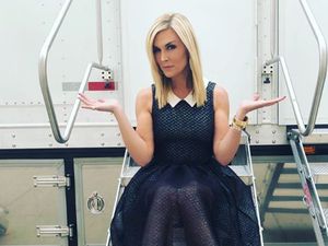 Duh, Aktris Ini Ngaku Pernah Cium Bibir Adik Perempuannya