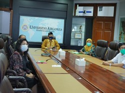 Jokowi Berikan Mandat Penanganan COVID-19 ke 17 Peneliti Unair