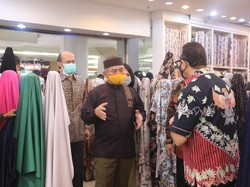 Walkot Pepen Kunjungi Mal di Bekasi Cek Simulasi Penerapan New Normal