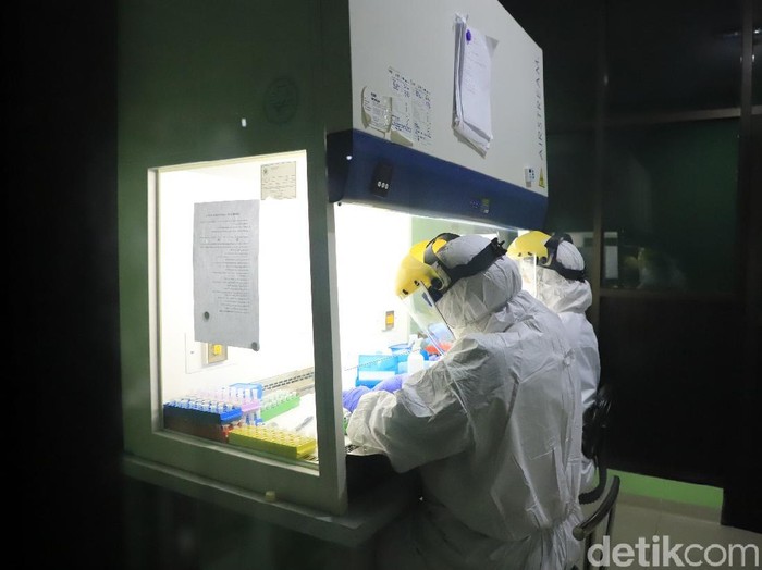Laboratorium swab Pemkot Surabaya tengah melakukan uji validasi. Nantinya, lab tersebut bisa menerima 1.000 sampel swab per Hari.