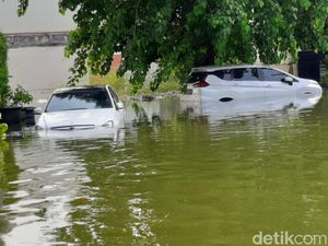 Perumahan Pantai Mutiara Jakut Terdampak Banjir Rob, Tinggi Air 50 Cm