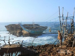 Pantai Timang yang Sulit Ditaklukkan