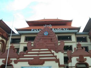 Puluhan Orang di Pasar Badung Di-rapid Test Usai Pasutri Pedagang Positif Corona Puluhan Orang di Pasar Badung Di-rapid Test Usai Pasutri Pedagang Positif Corona