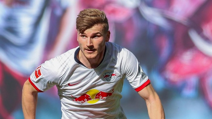 LEIPZIG, GERMANY - MAY 16: Timo Werner of RB Leipzig runs with the ball during the Bundesliga match between RB Leipzig and Sport-Club Freiburg at Red Bull Arena on May 16, 2020 in Leipzig, Germany. The Bundesliga and Second Bundesliga is the first professional league to resume the season after the nationwide lockdown due to the ongoing Coronavirus (COVID-19) pandemic. All matches until the end of the season will be played behind closed doors. (Photo by Jan Woitas/Pool via Getty Images)