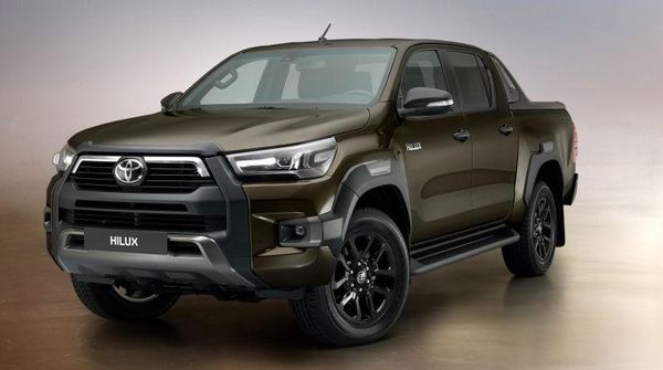 Toyota Hilux Terbaru Meluncur: Wajah Segar, Tenaga Besar