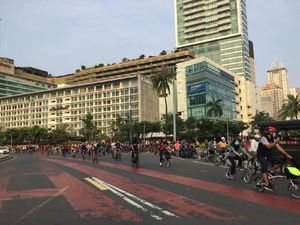 CFD Masih Ditiadakan Saat PSBB Transisi, Warga DKI Tetap Padati Bundaran HI