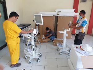 Wagub Emil Bersyukur Jatim Dapat Bantuan Banyak Pihak untuk Atasi COVID-19