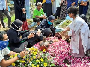 Duka Selimuti Pemakaman Kapten Fredy Korban Heli Jatuh di Kendal