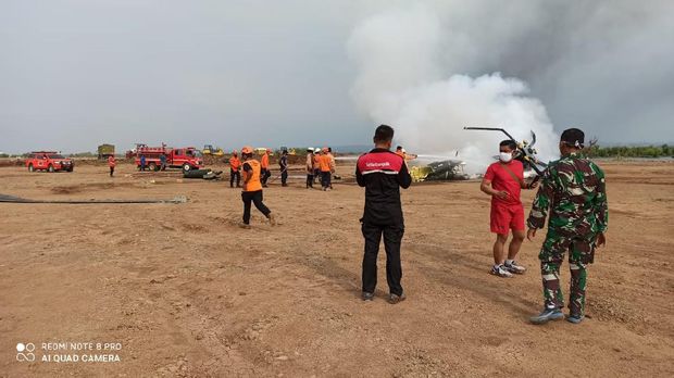 Detik-detik Pertolongan Pertama Heli Jatuh di Kendal ...