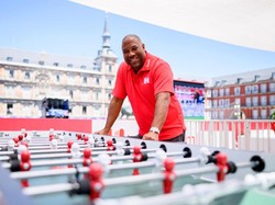 Tak Sengaja Cuitkan Konten Porno, Legenda Liverpool Minta Maaf