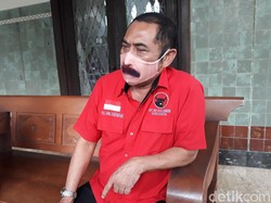 FX Rudy Serahkan Surat Penolakan Purnomo Mundur Pilkada Solo