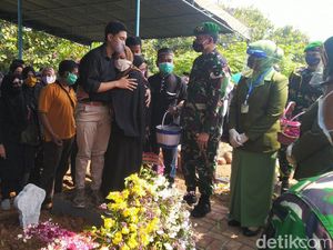 Momen Pemakaman Lettu Wisnu Korban Heli Jatuh di Kendal
