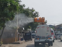 Jelang New Normal, Kantor-Rumah Ibadah di Maros Disemprot Disinfektan