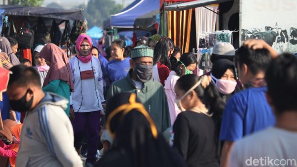 Potret Keramaian di Pasar Kaget Majalaya Bandung